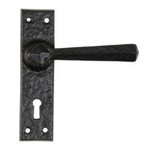 Kirkpatrick KP 2445 serie deurkruk Vierkant model op kortschild rechthoekig met sleutelgat 56 mm